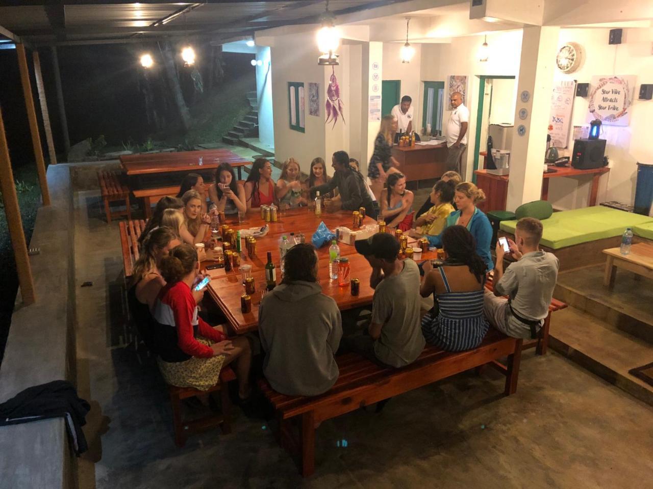 Ella Escapade Hostel By Nomadic Bagian luar foto