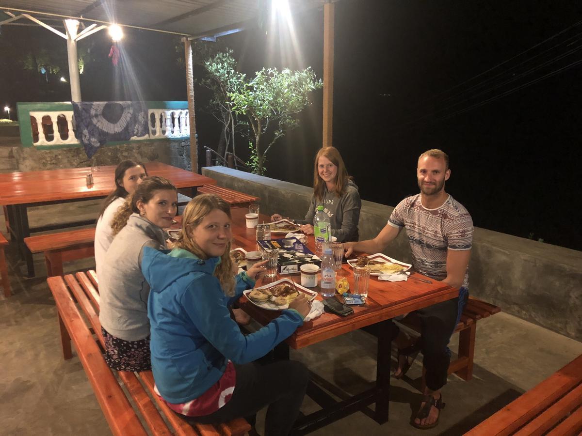 Ella Escapade Hostel By Nomadic Bagian luar foto